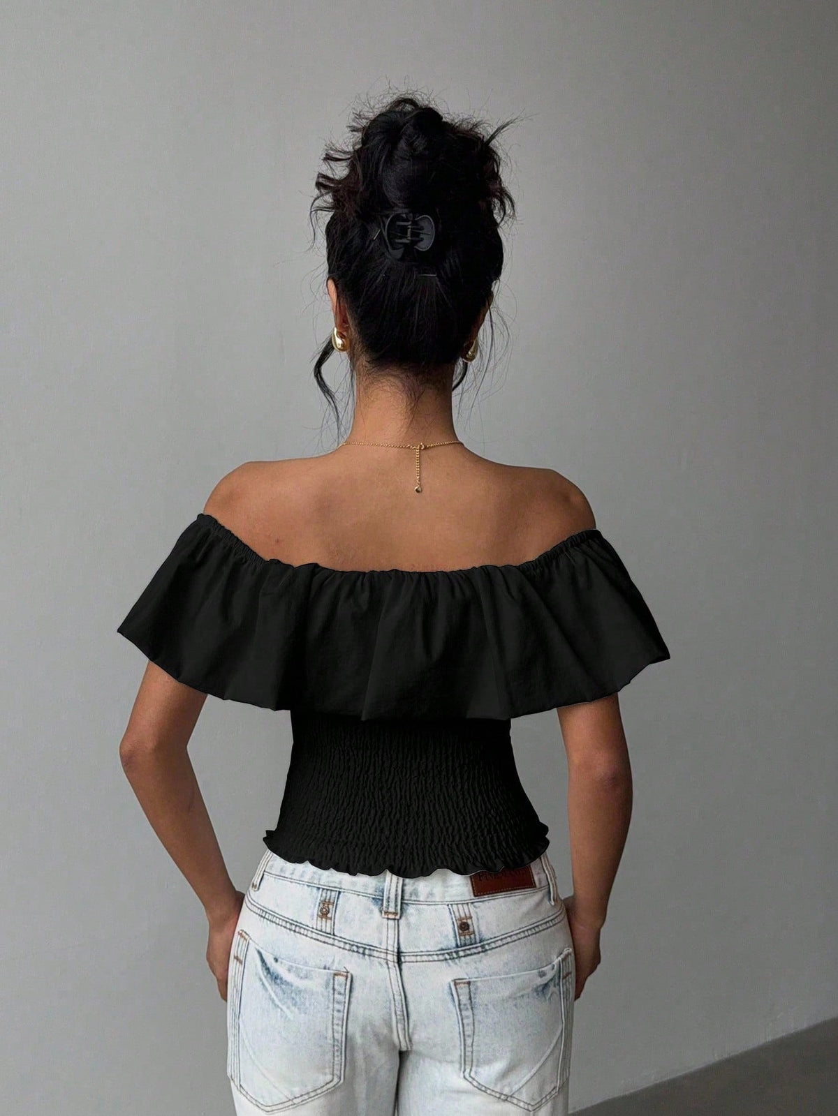 Women's Fitted Off-Shoulder Top with Defined Waist