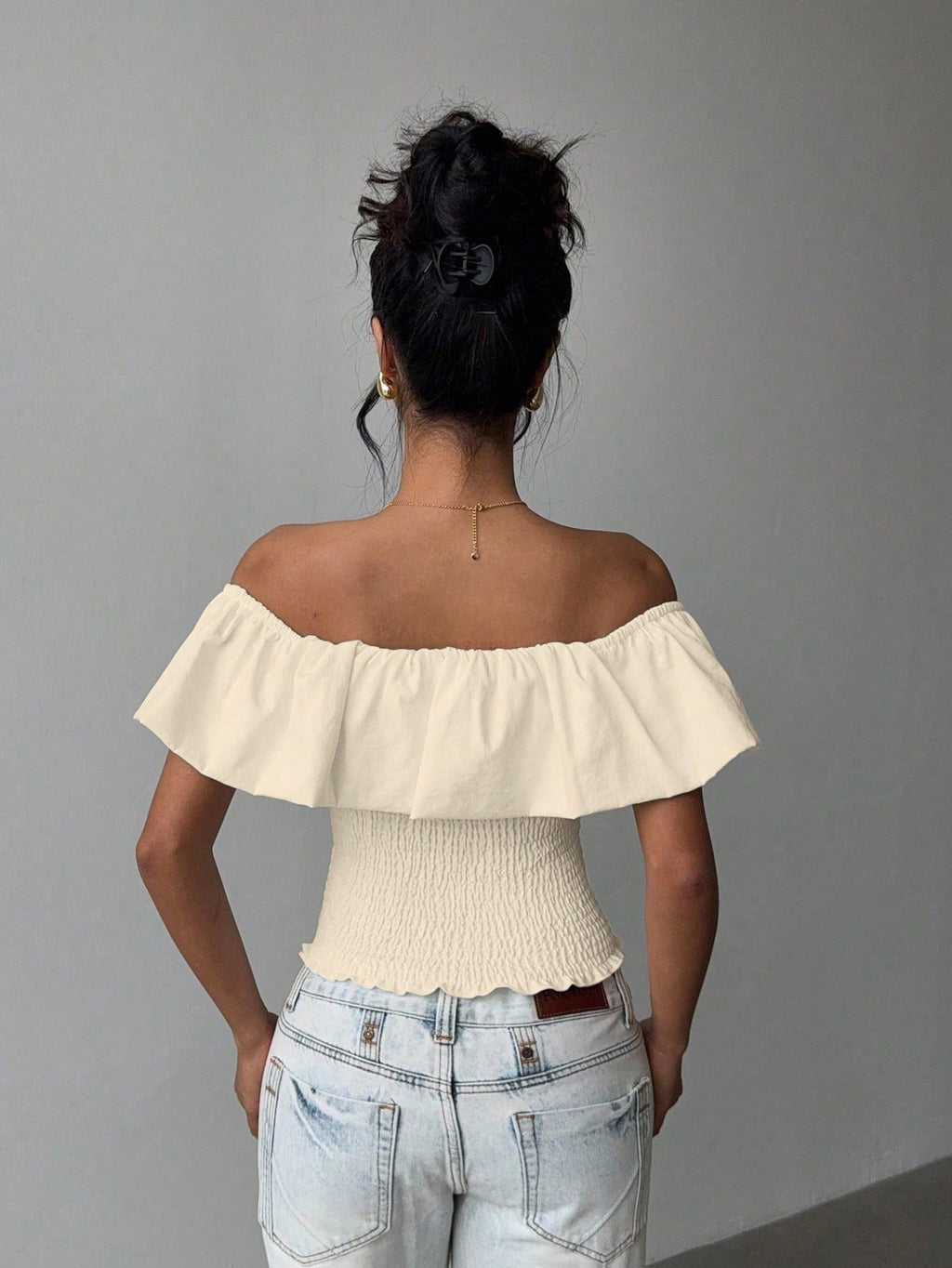 Women's Fitted Off-Shoulder Top with Defined Waist