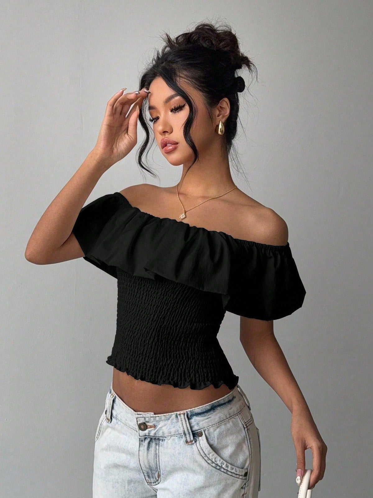 Women's Fitted Off-Shoulder Top with Defined Waist
